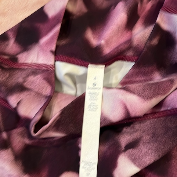 Lululemon cropped legging - Picture 3 of 3
